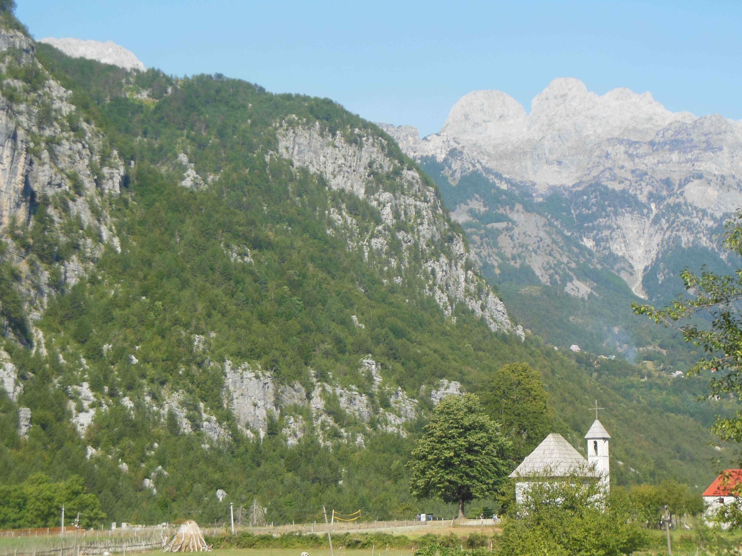 Theth i wodospad Grunas